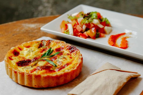 Décadence dans l'Assiette: Les Délices Doux du Périgord Révélés
